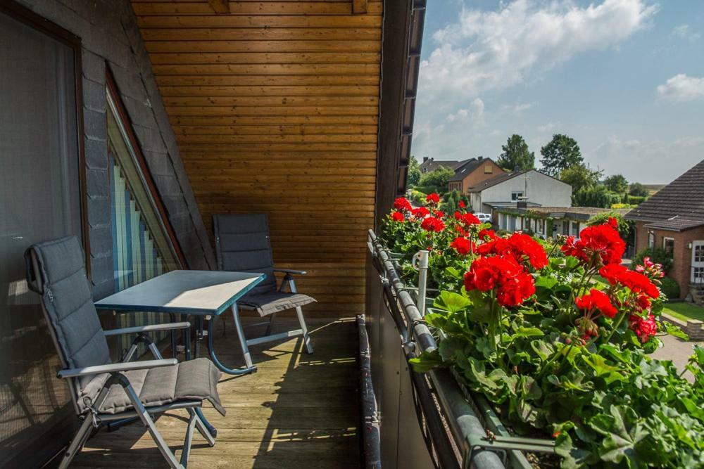 Zwei Ferienwohnungen Ankerpatz 70 Qm Mit Loggia & Puppenstube 50 Qm Mit Gartenterrasse In Hagenburg Naehe Steinhuder Meer Exterior photo
